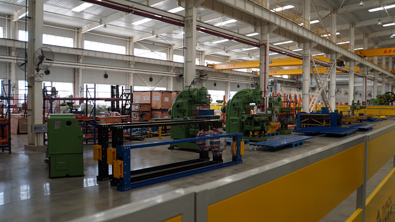 集团辅导到尺度电梯调研